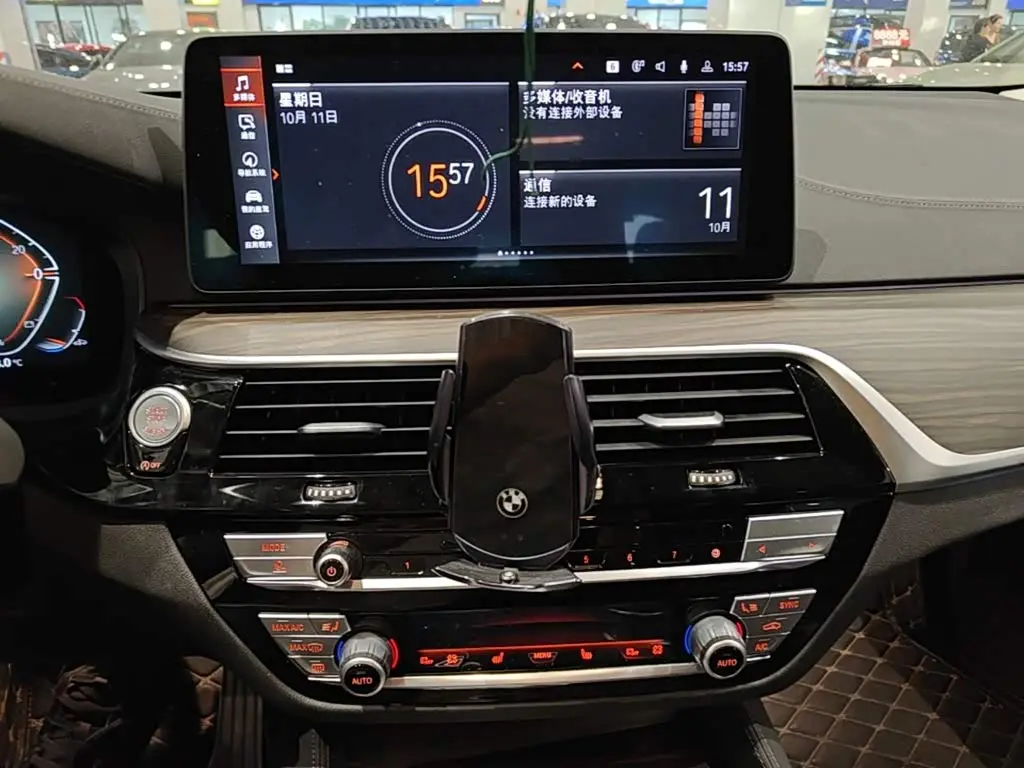 BMW 6 Series GT 2023 — Фото 13/20