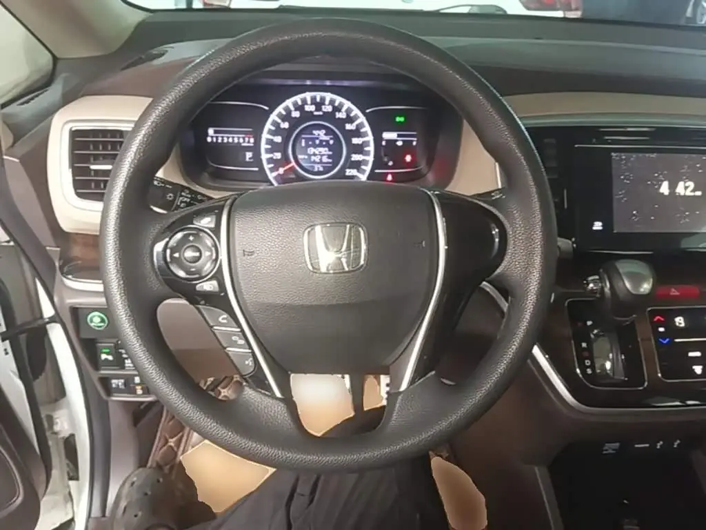 Honda Odyssey 2018 — Фото 11/20