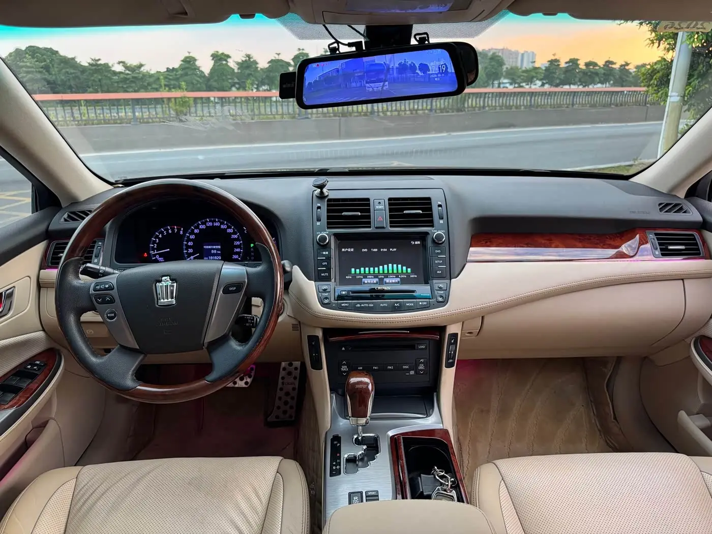 Toyota Crown 2014 — Фото 11/19