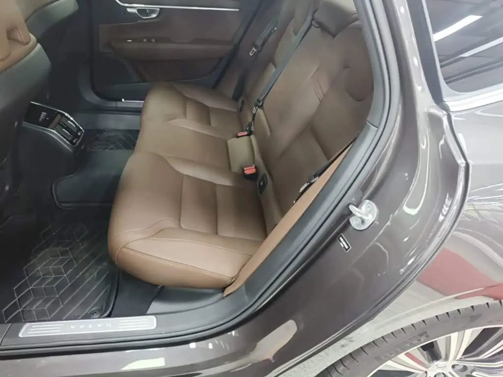 Volvo S90 2023 — Фото 17/20