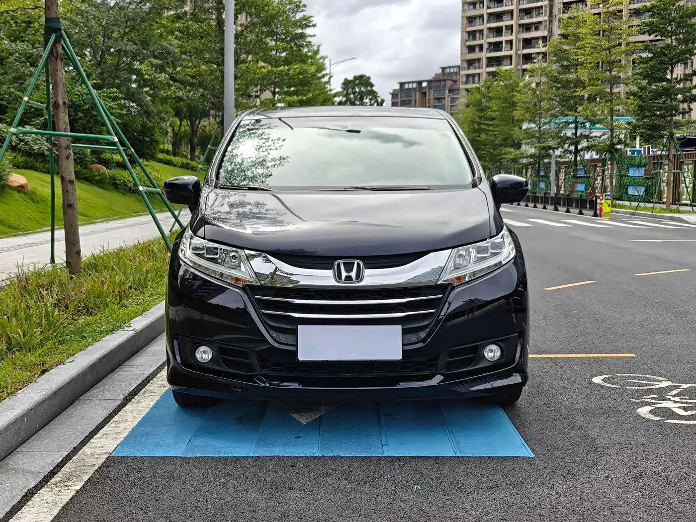 Honda Odyssey 2016 — Фото 3/18