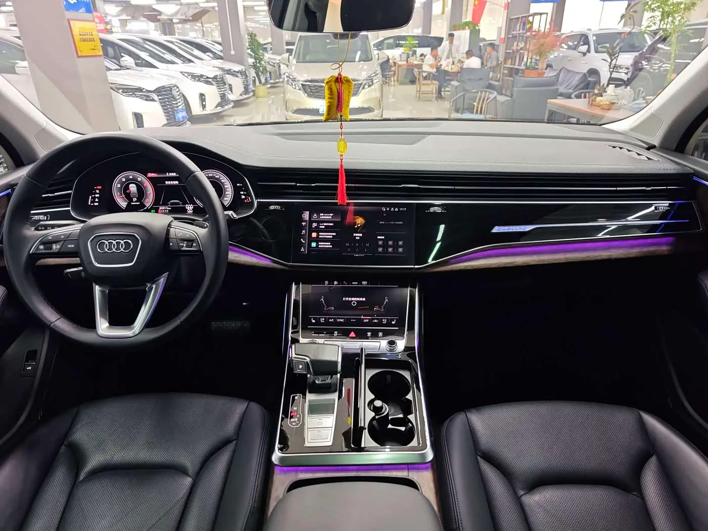 Audi Q7 2023 — ფოტო 4/17