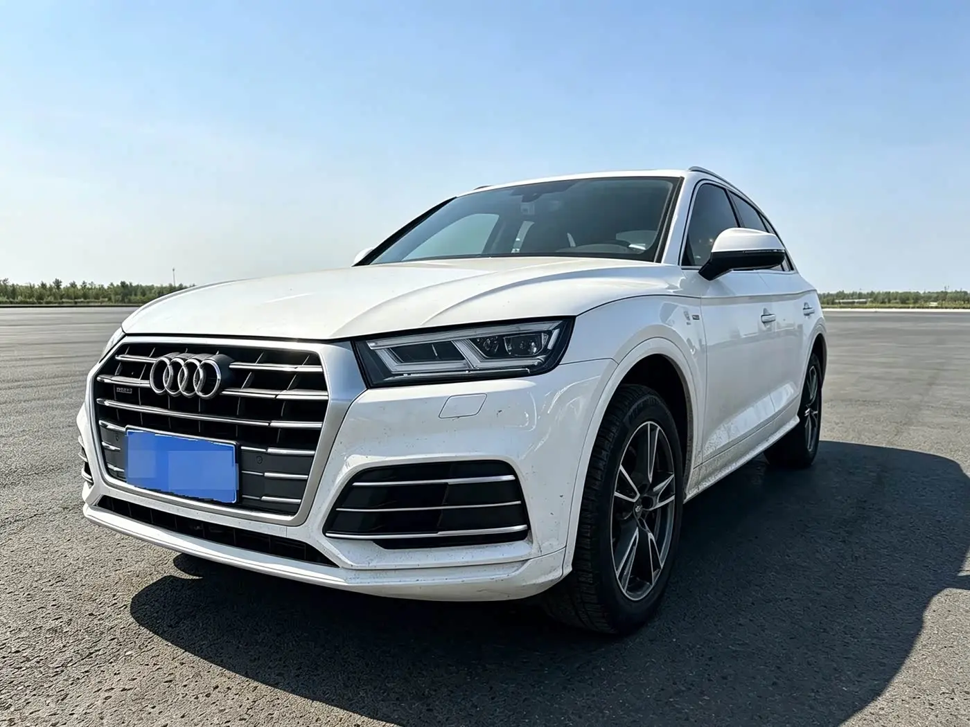 Audi Q5L 2019 — Фото 1/9