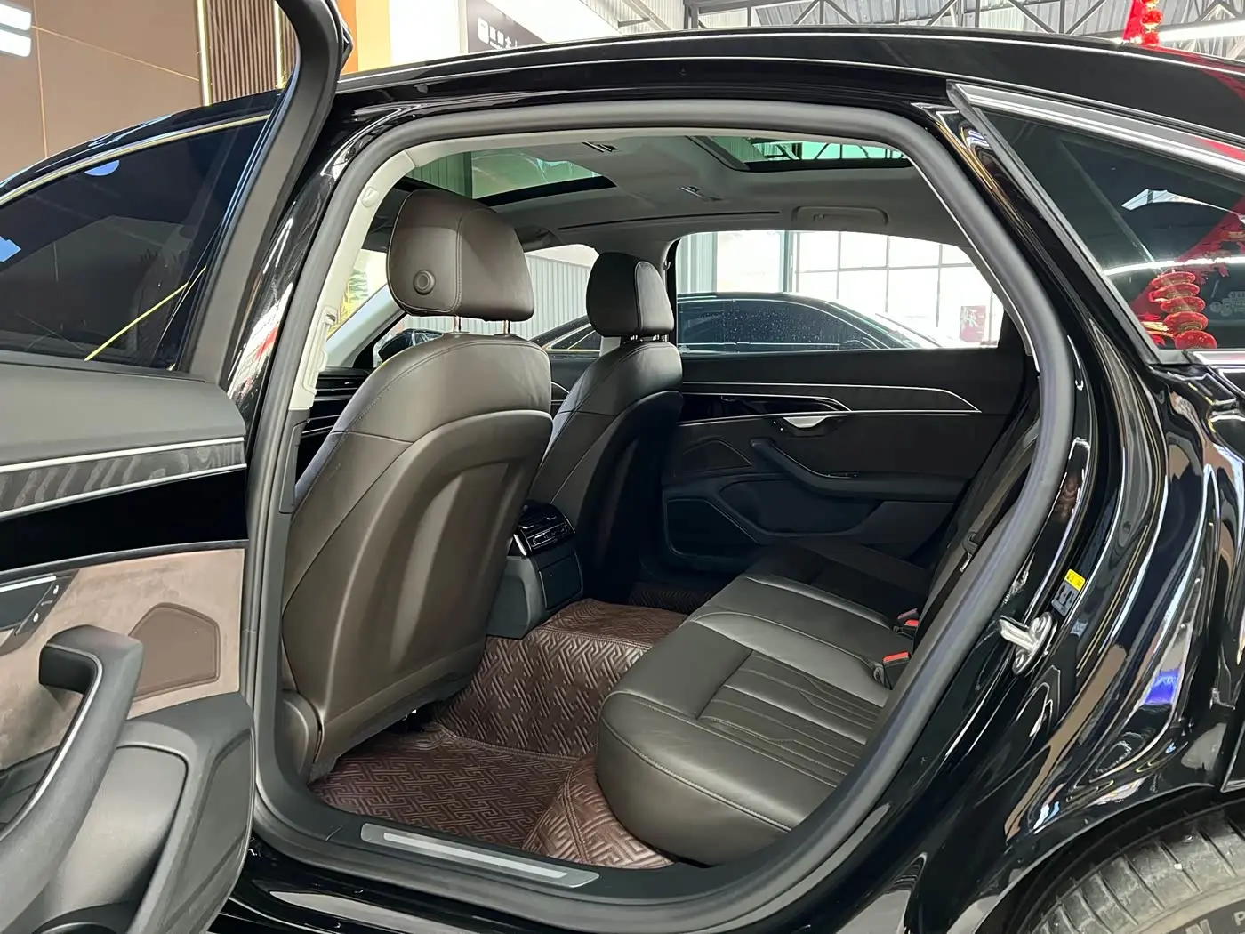Audi A8 2019 — Photo 9/13