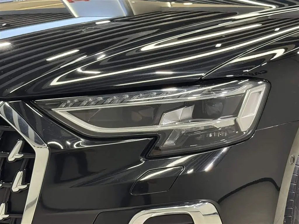 Audi A8 2023 — Photo 8/20