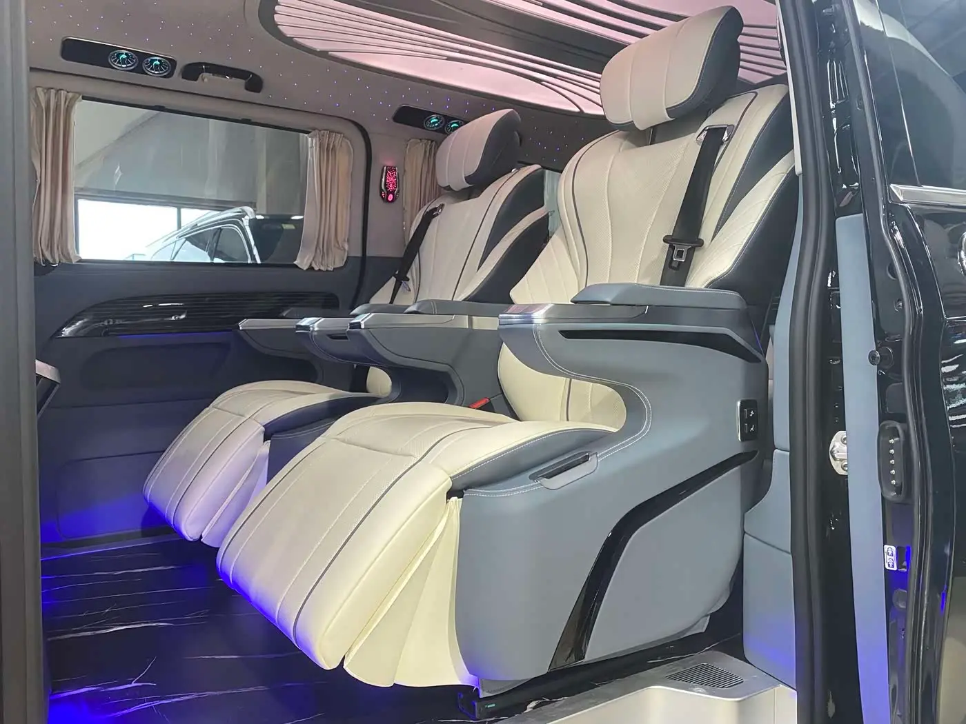 Mercedes-Benz Vito 2024 — Photo 11/19