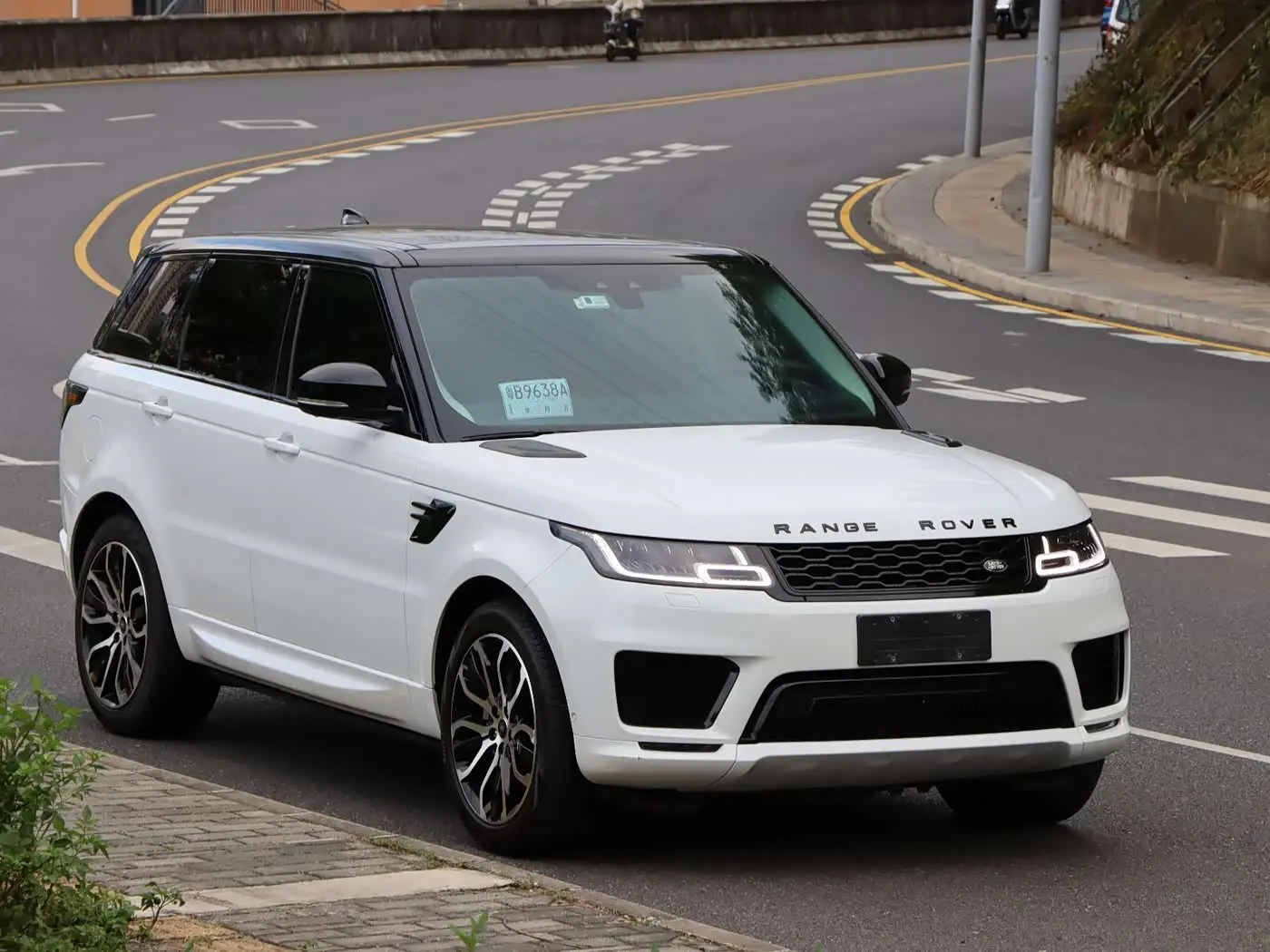 Land Rover Range Rover Sport 2022 — ფოტო 3/16