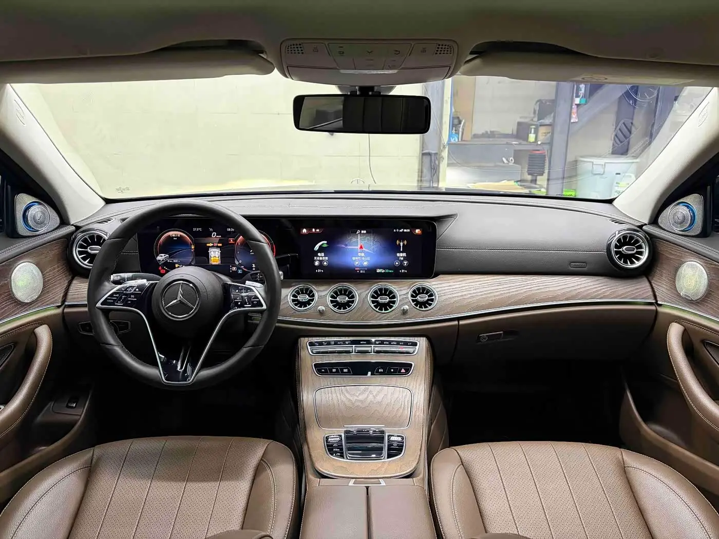 Mercedes-Benz E-Class 2021 — Photo 6/9
