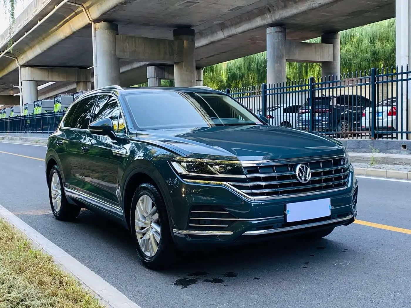 Volkswagen Touareg 2019 — Фото 3/17