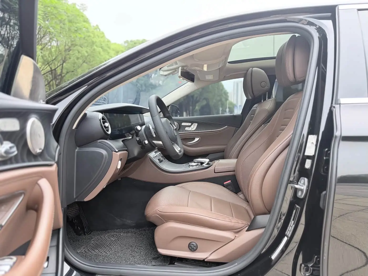 Mercedes-Benz E-Class 2018 — Фото 11/16