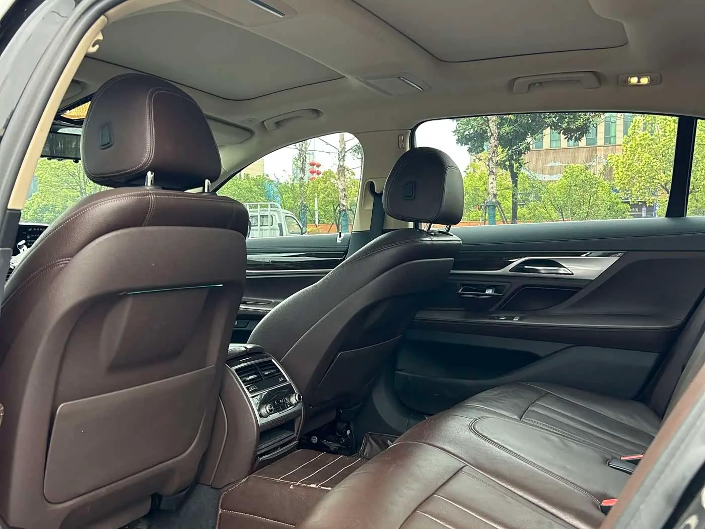 BMW 7 Series 2017 — Photo 8/20