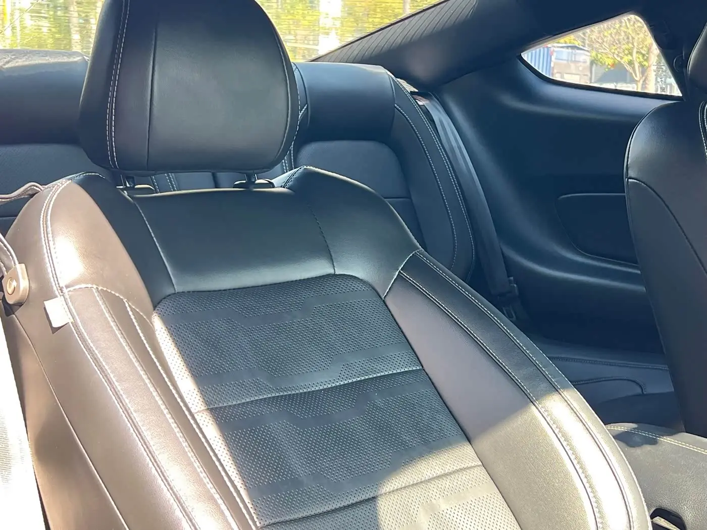 Ford Mustang 2020 — Фото 13/17
