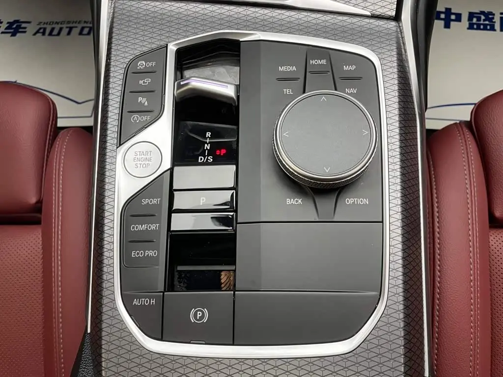 BMW 3 Series 2024 — Photo 15/20