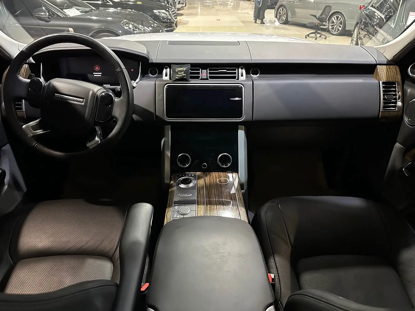 Land Rover Range Rover 2019 — ფოტო 12/18