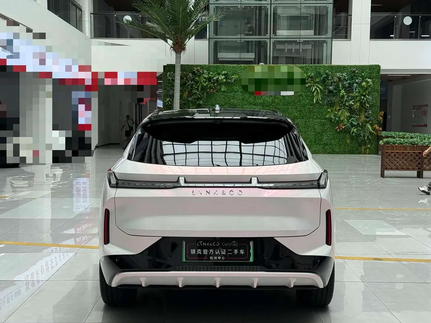 Lynk & Co 08 EM-P 2025 — Фото 17/20