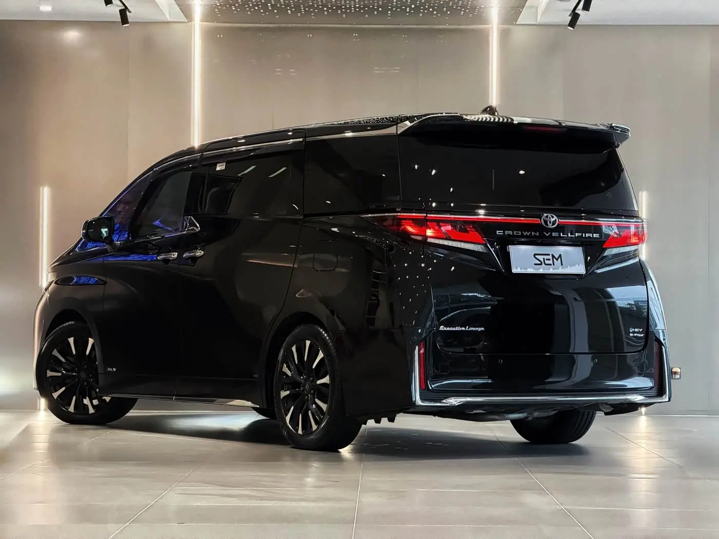 Toyota Vellfire 2023 — Şəkil 7/9