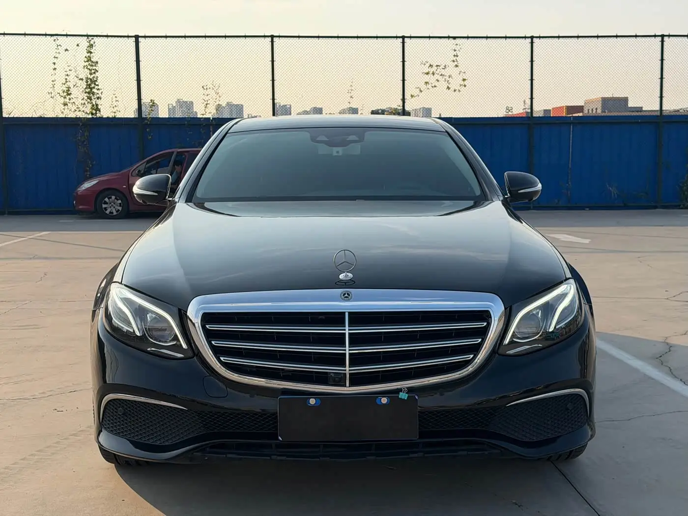 Mercedes-Benz E-Class 2018 — Фото 2/18