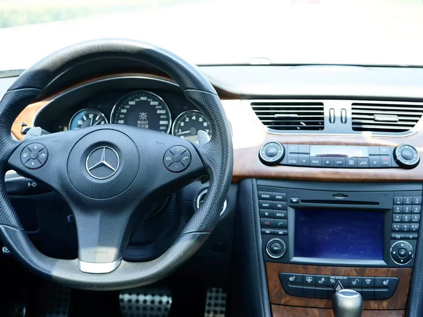 Mercedes-Benz CLS AMG 2009 — Photo 8/16
