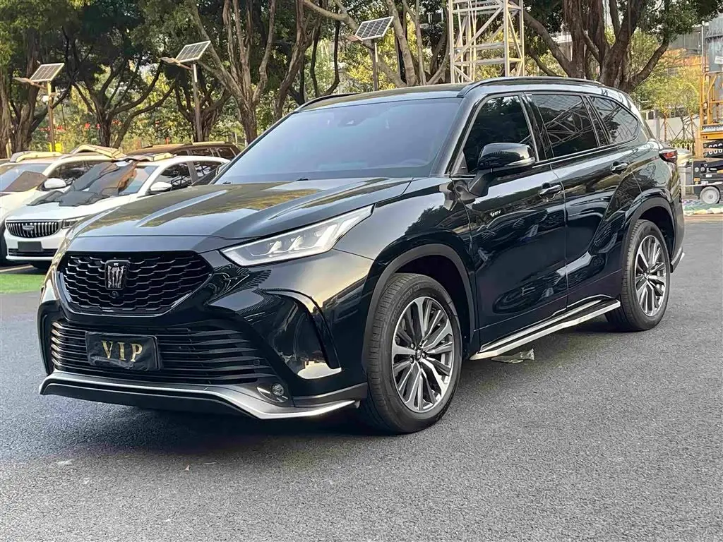 Toyota Crown Kluger, 2025