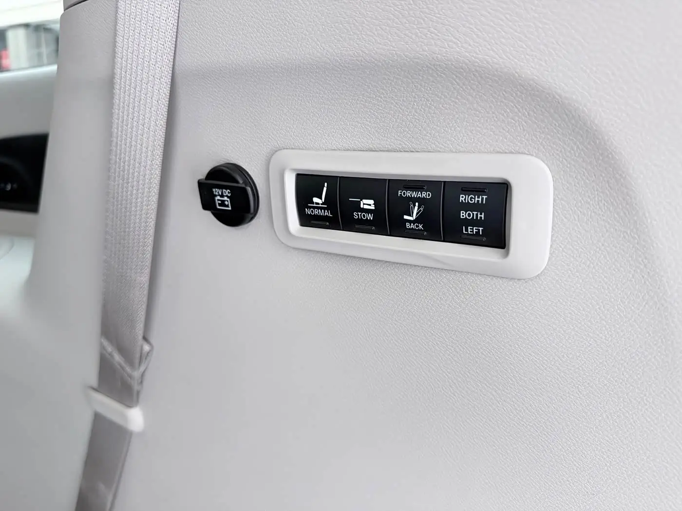 Chrysler Grand Voyager 2019 — Şəkil 16/20