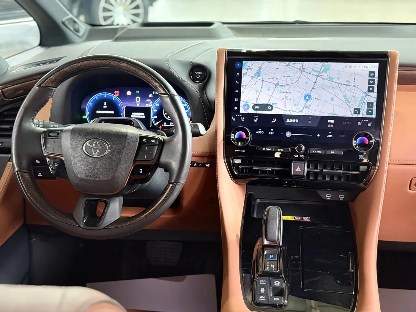 Toyota Alphard 2023 — Photo 16/20