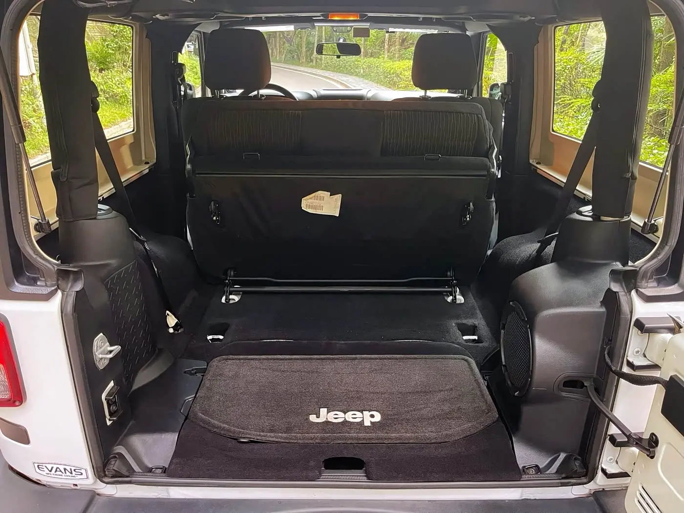 Jeep Wrangler 2011 — Şəkil 18/20
