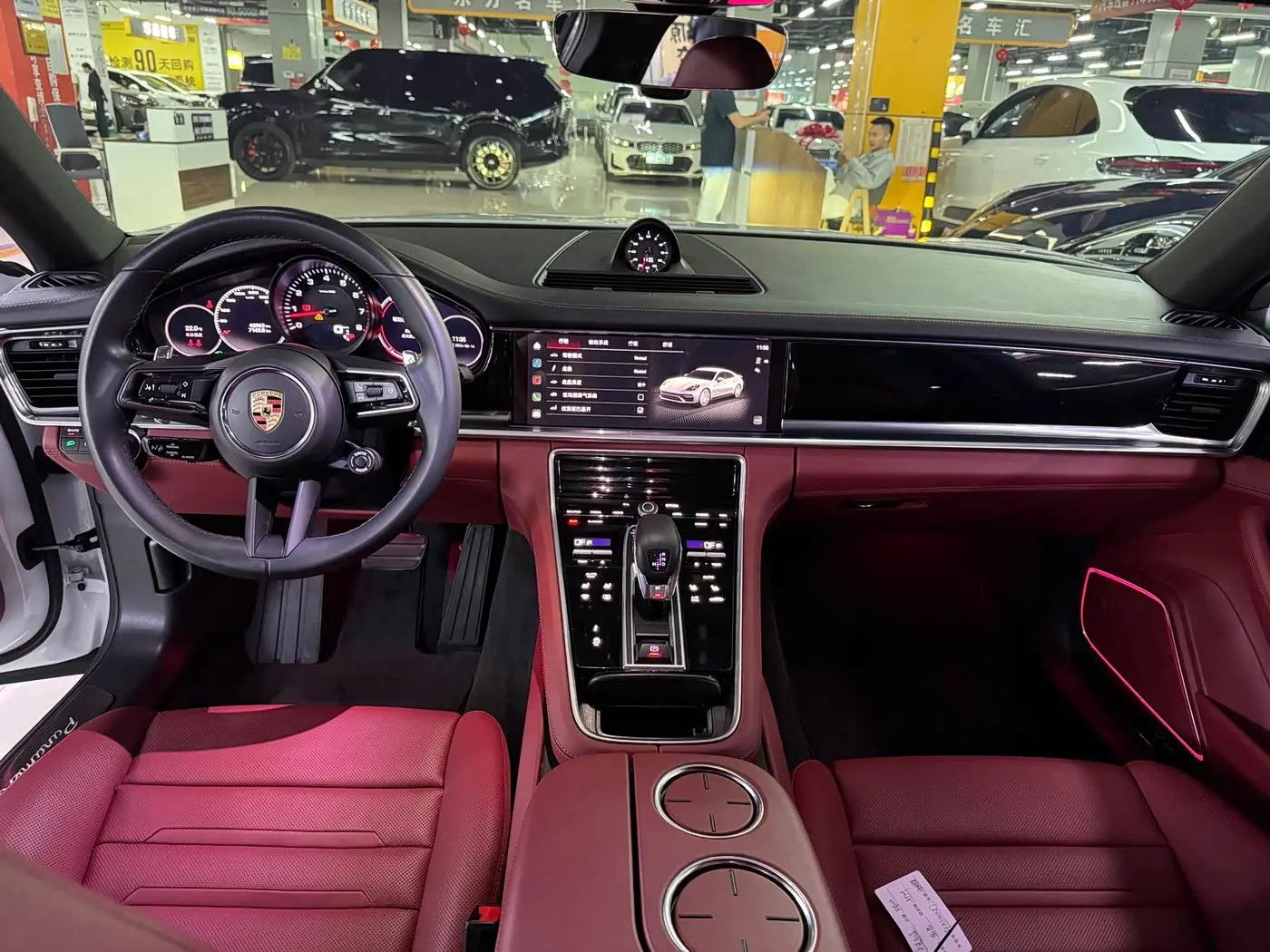 Porsche Panamera 2023 — Photo 8/17