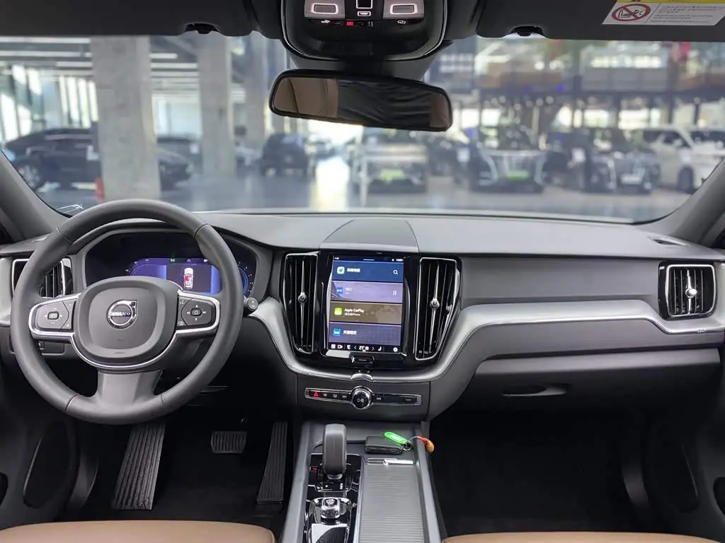 Volvo XC60 2022 — Фото 15/20