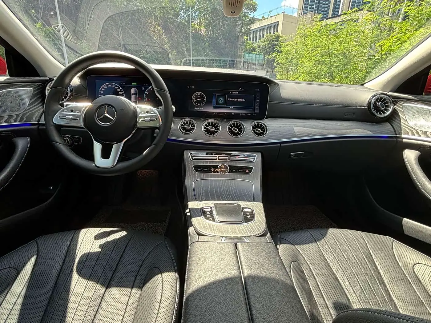 Mercedes-Benz CLS 2018 — Photo 11/20