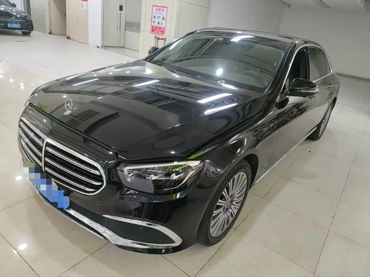 Mercedes-Benz E-Class 2021 — Photo 1/6