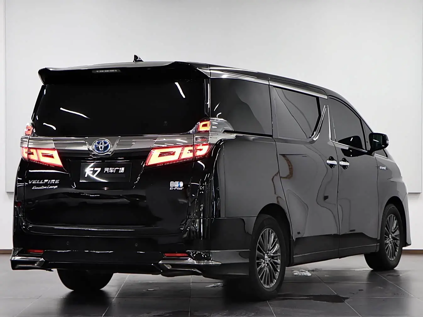 Toyota Vellfire 2021 — Photo 6/20