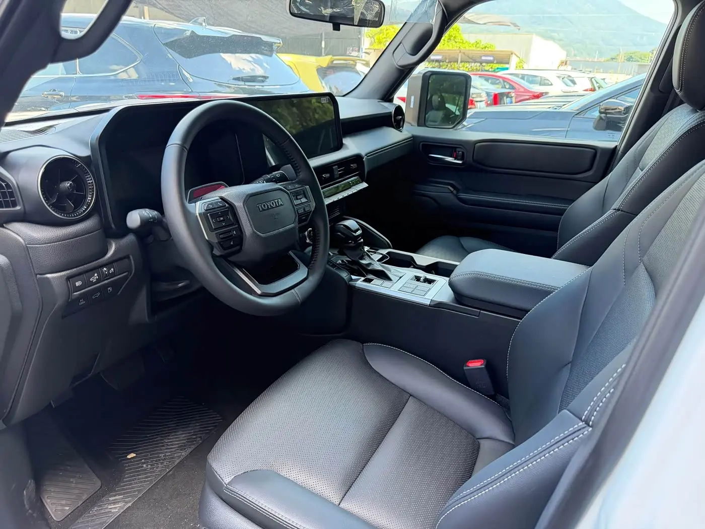 Toyota Prado 2025 — Photo 12/14
