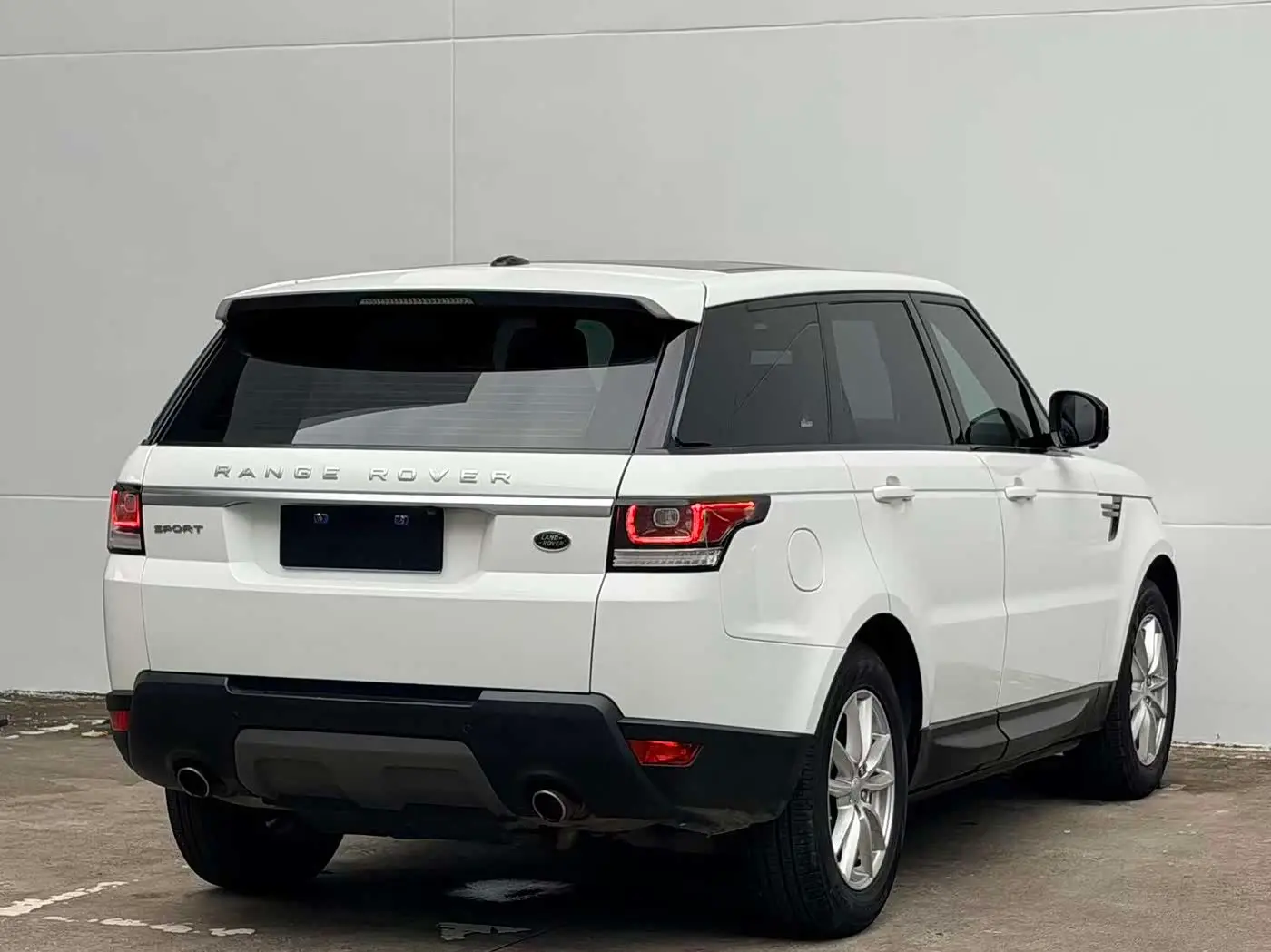 Land Rover Range Rover Sport 2018 — Photo 13/16