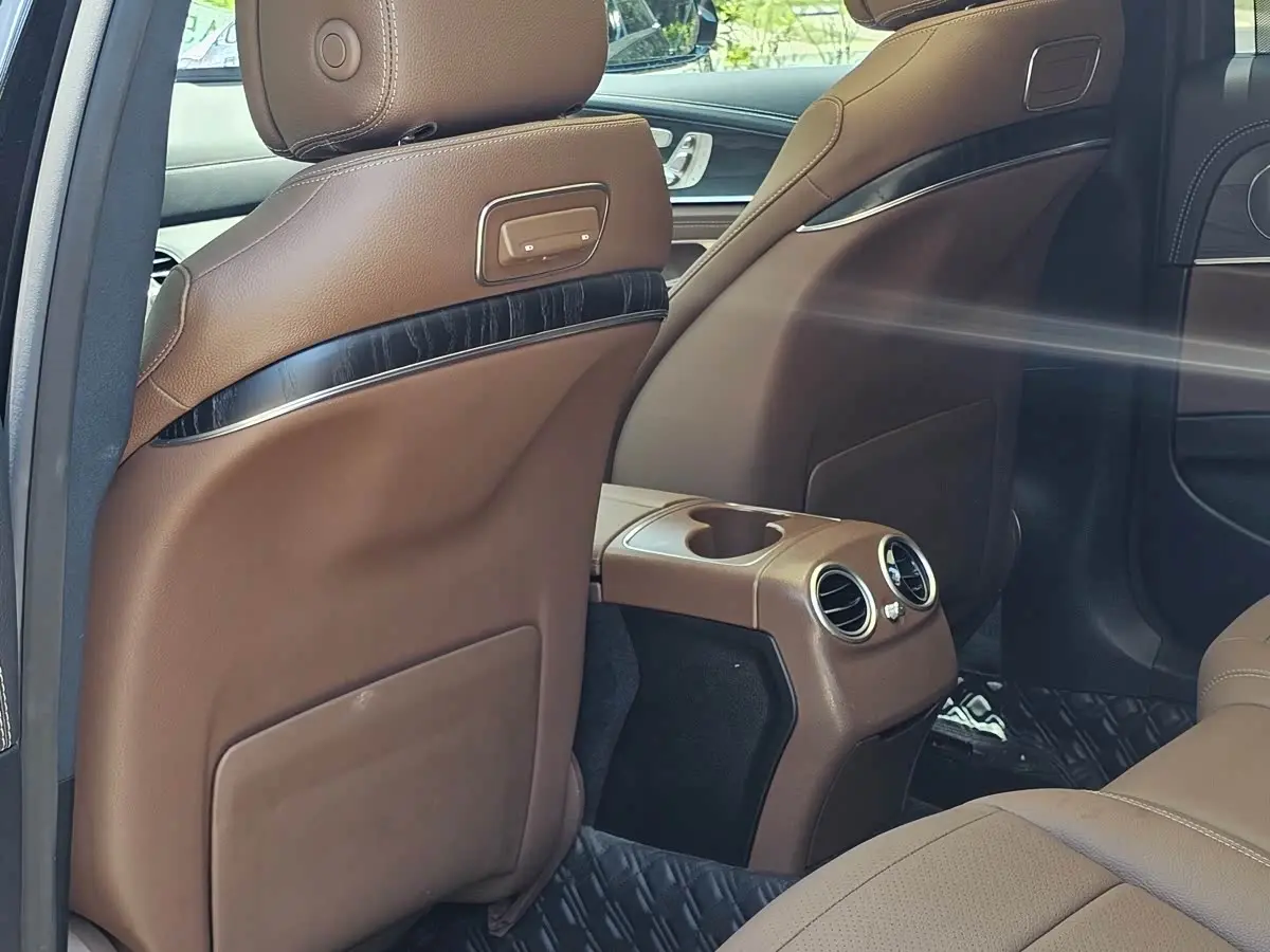Mercedes-Benz E-Class 2020 — Photo 6/14