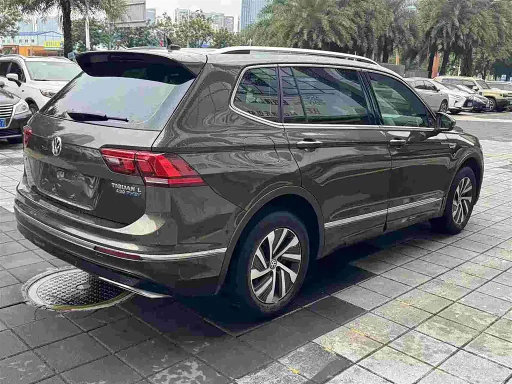 Volkswagen Tiguan L PHEV 2020 — Фото 3/8
