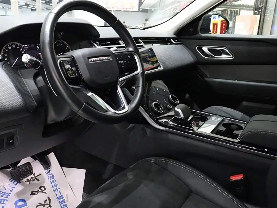 Land Rover Range Rover Velar 2023 — Photo 6/20