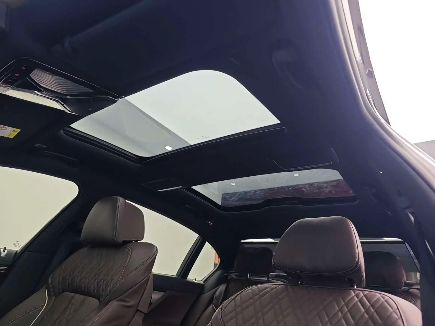 BMW 7 Series 2023 — Фото 14/19