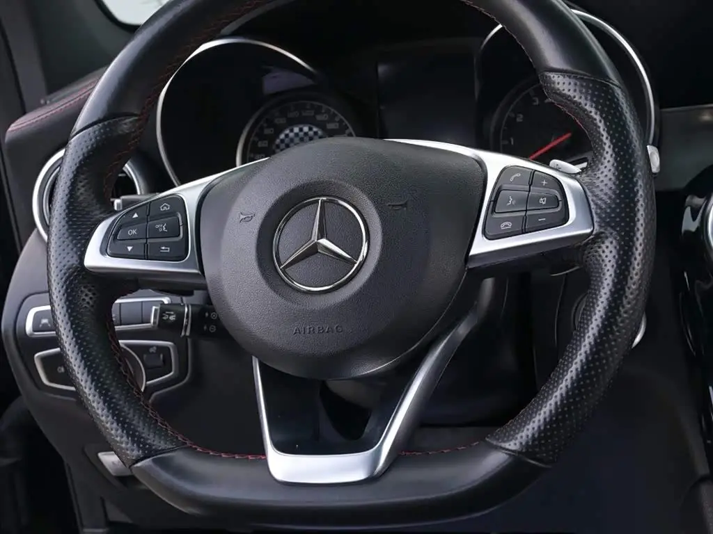 Mercedes-Benz GLC AMG 2019 — Photo 11/20