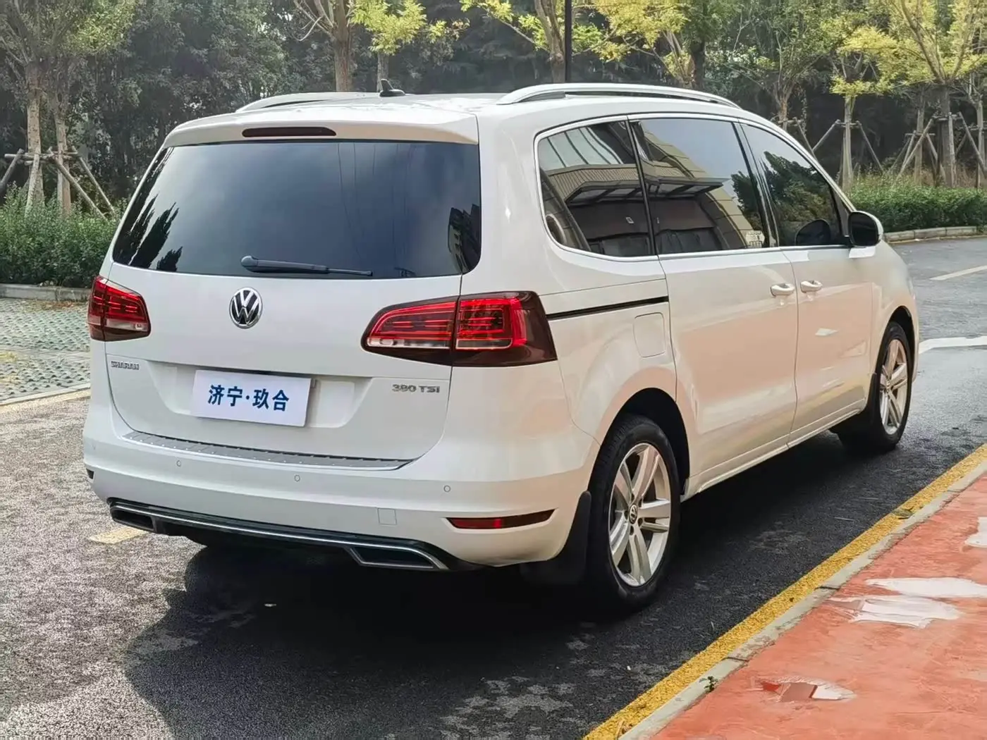 Volkswagen Sharan 2019 — Фото 6/16