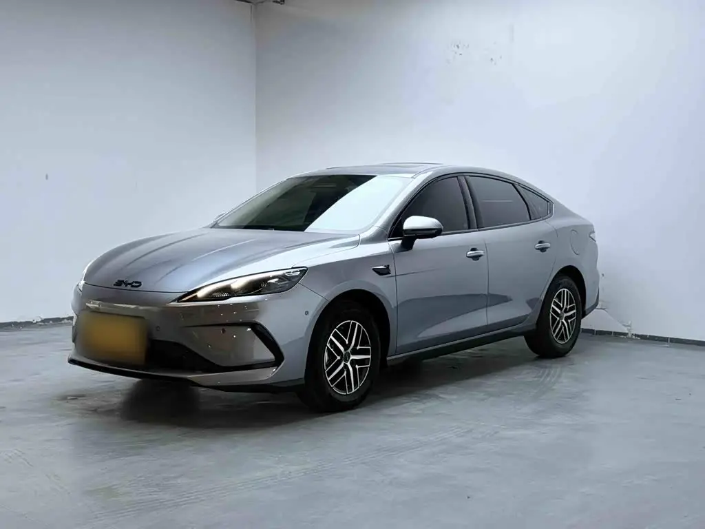 BYD Hai Bao 05 DM-i 2025 — Фото 1/18