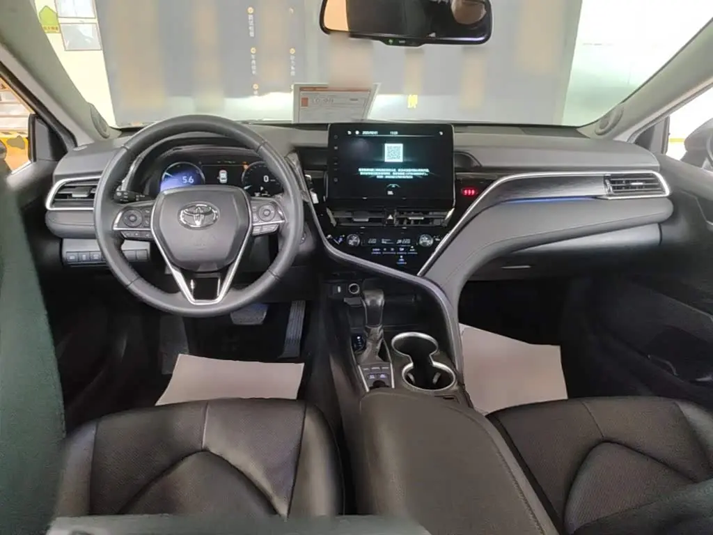 Toyota Camry 2021 — Photo 16/20