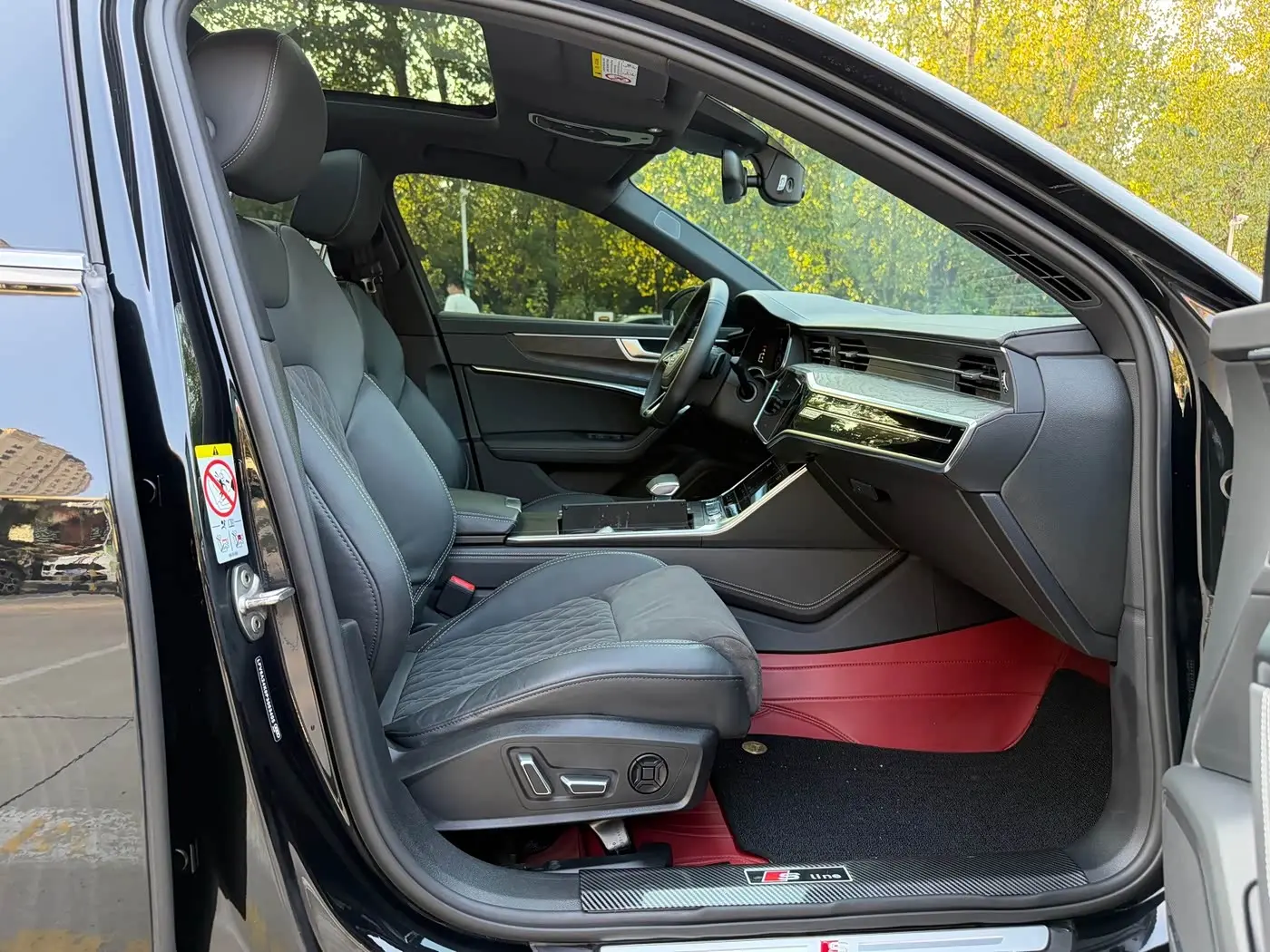 Audi A6L 2023 — Photo 7/17