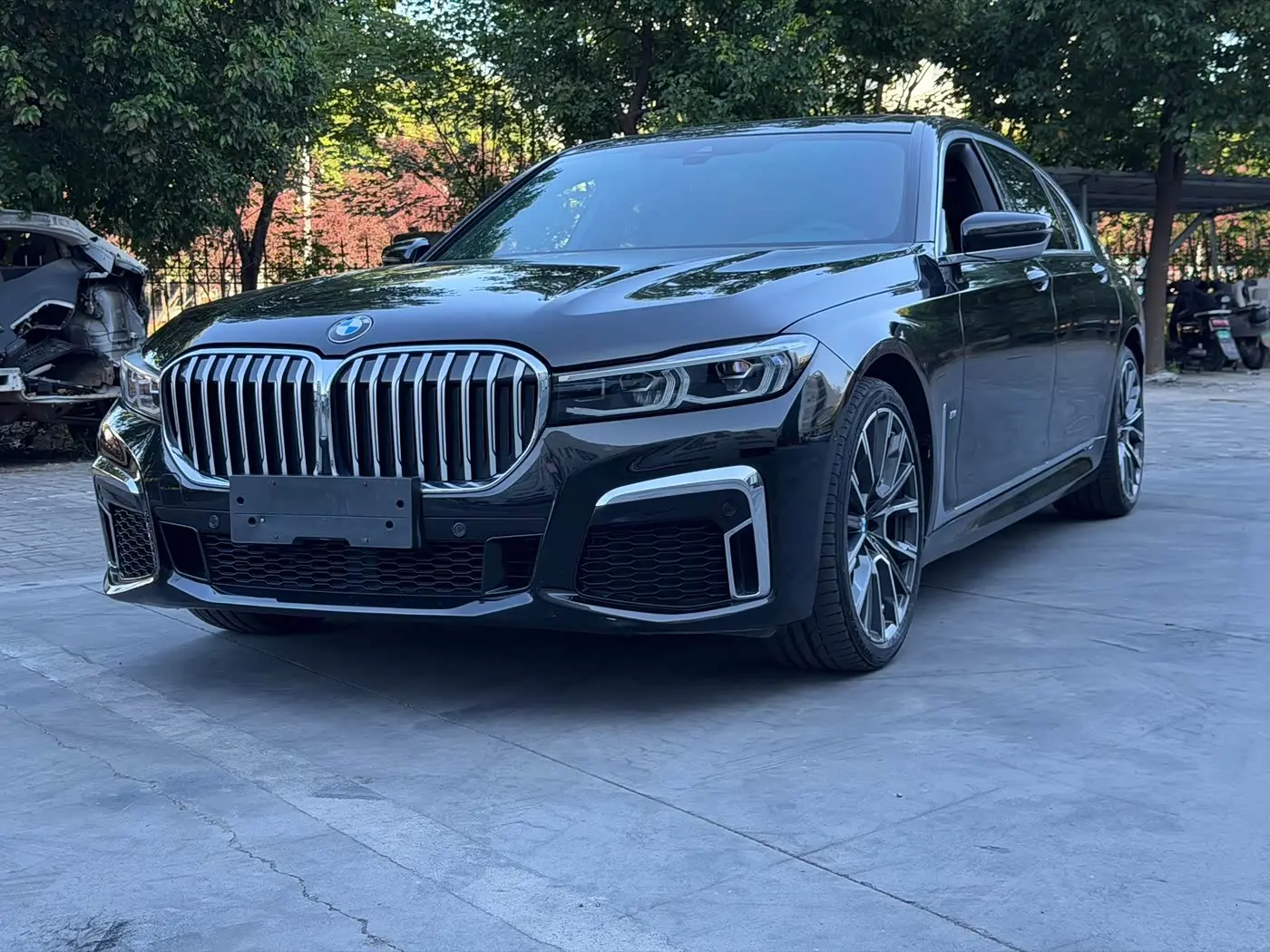 BMW 7 Series 2019 — Photo 1/16