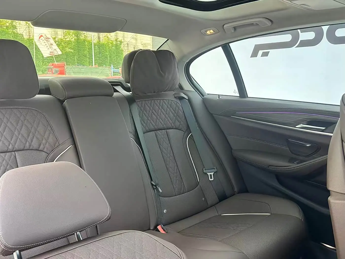 BMW 5 Series 2022 — Photo 19/20