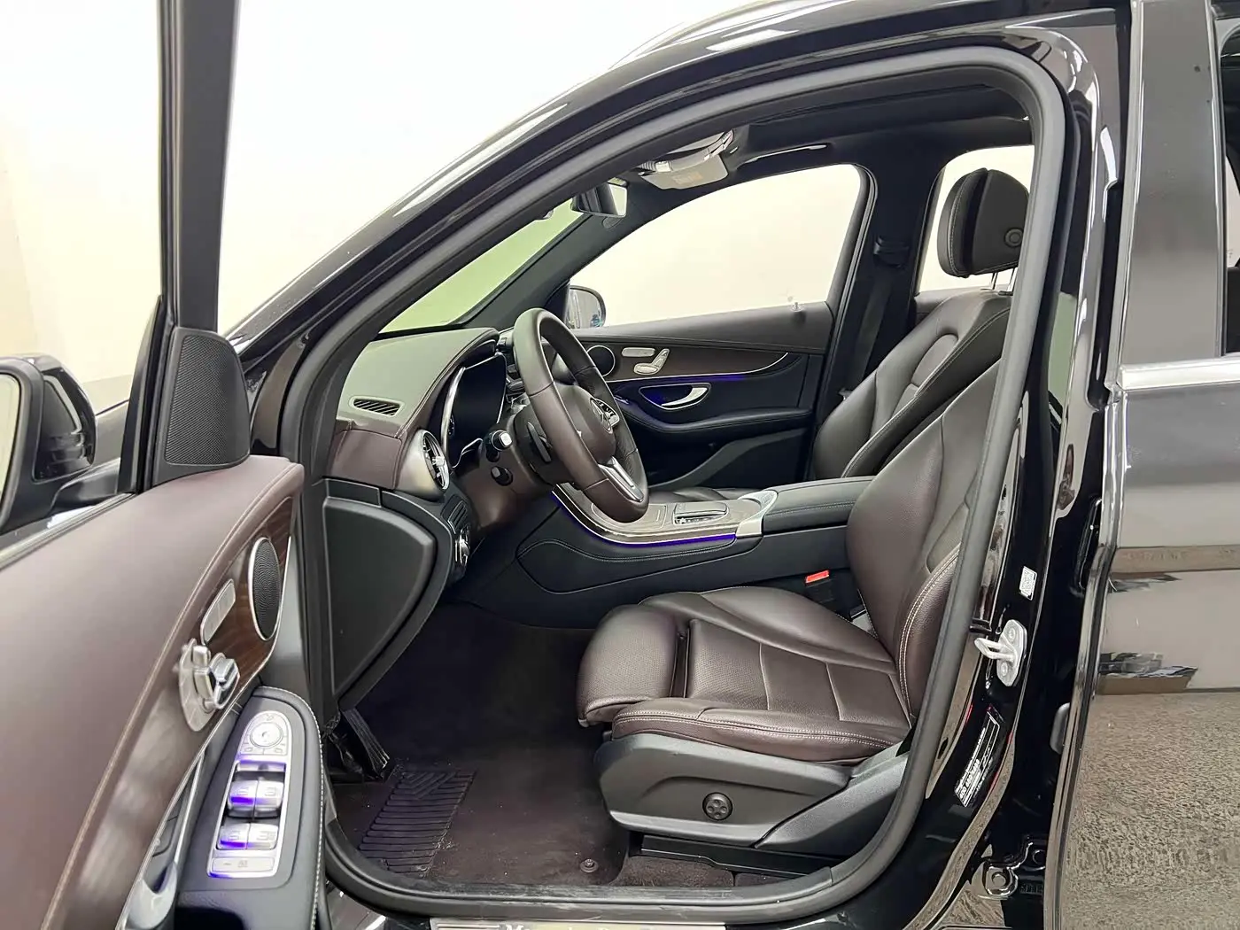 Mercedes-Benz GLC 2020 — Photo 7/20