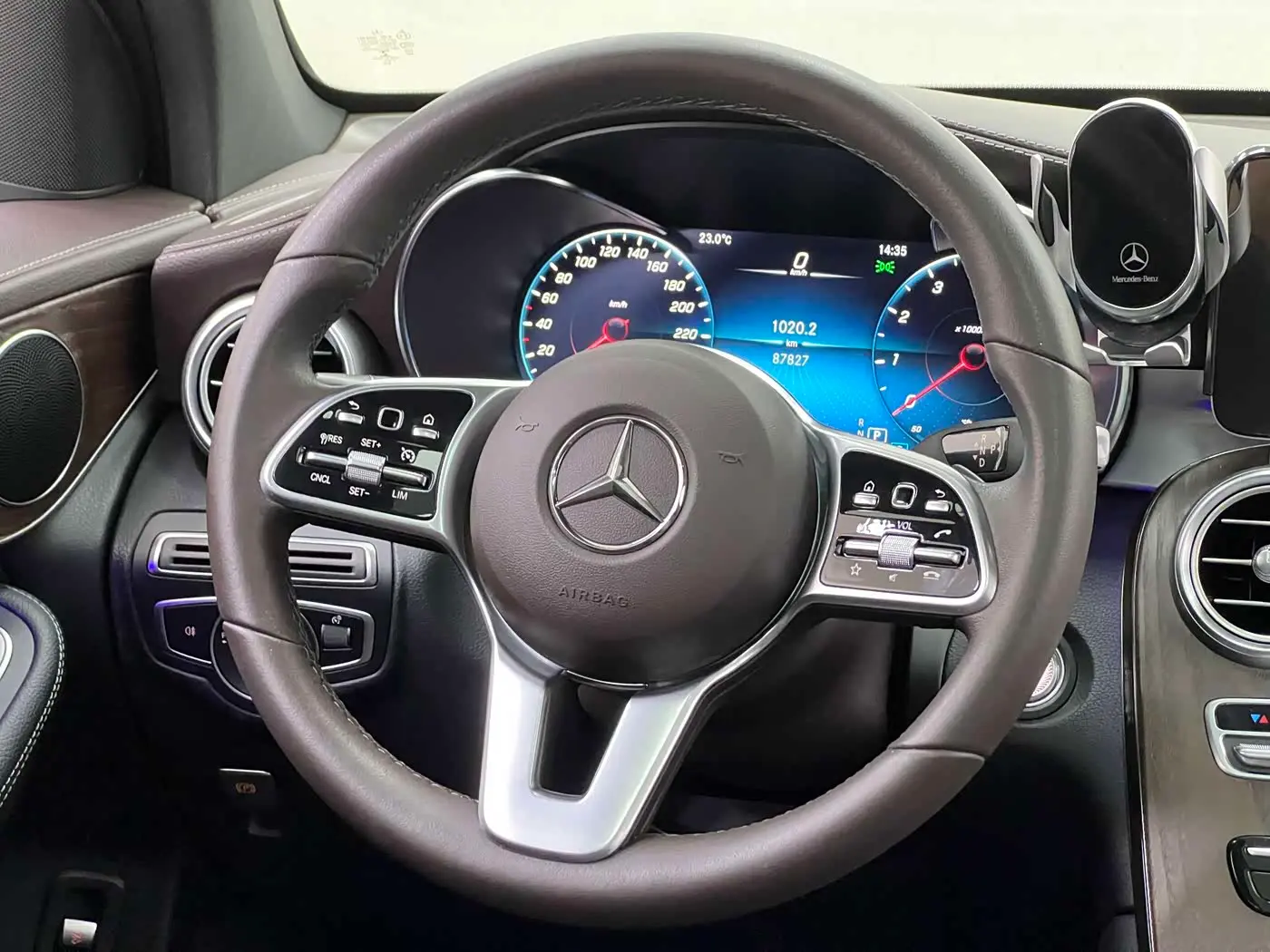 Mercedes-Benz GLC 2020 — Photo 19/20
