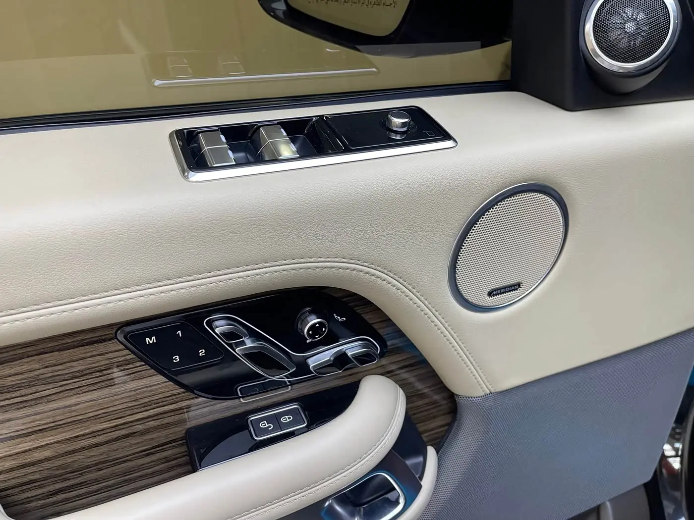 Land Rover Range Rover 2019 — Photo 16/19
