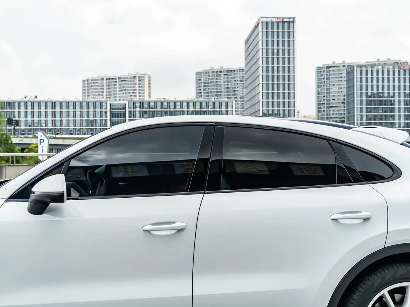Porsche Cayenne 2019 — Photo 10/20