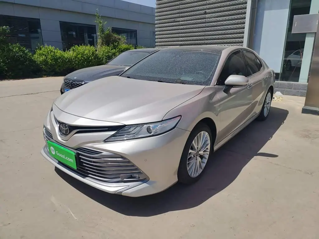 Toyota Camry 2020 — ფოტო 1/19