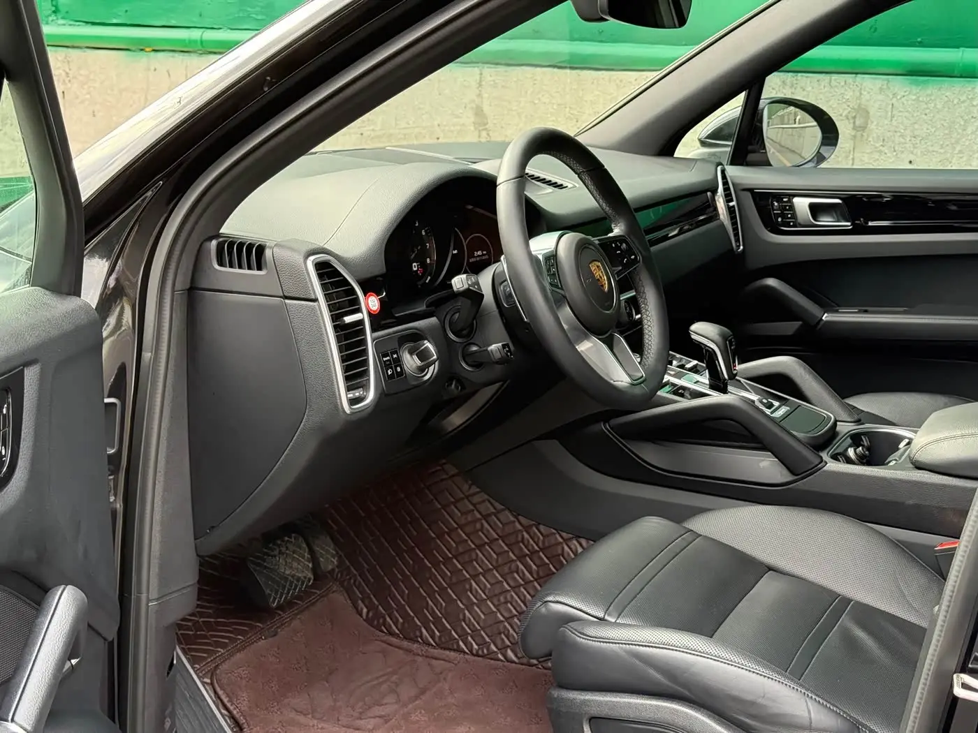 Porsche Cayenne New Energy 2019 — Фото 8/14